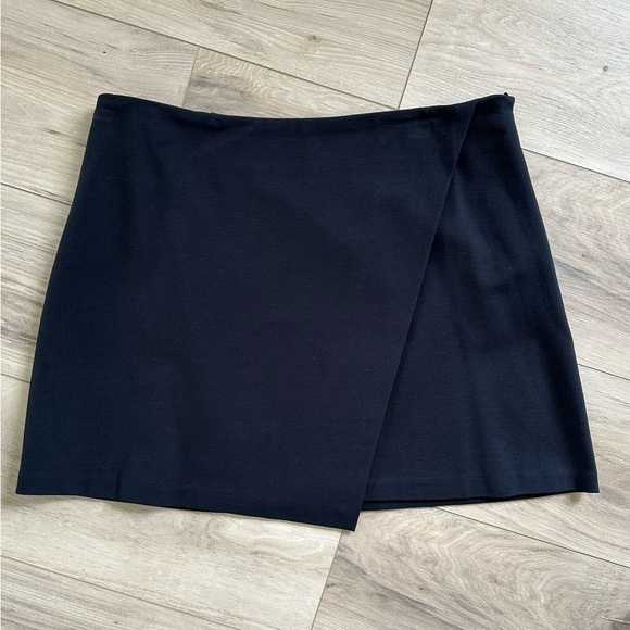 Black Mini Skirt - Picture 1 of 3